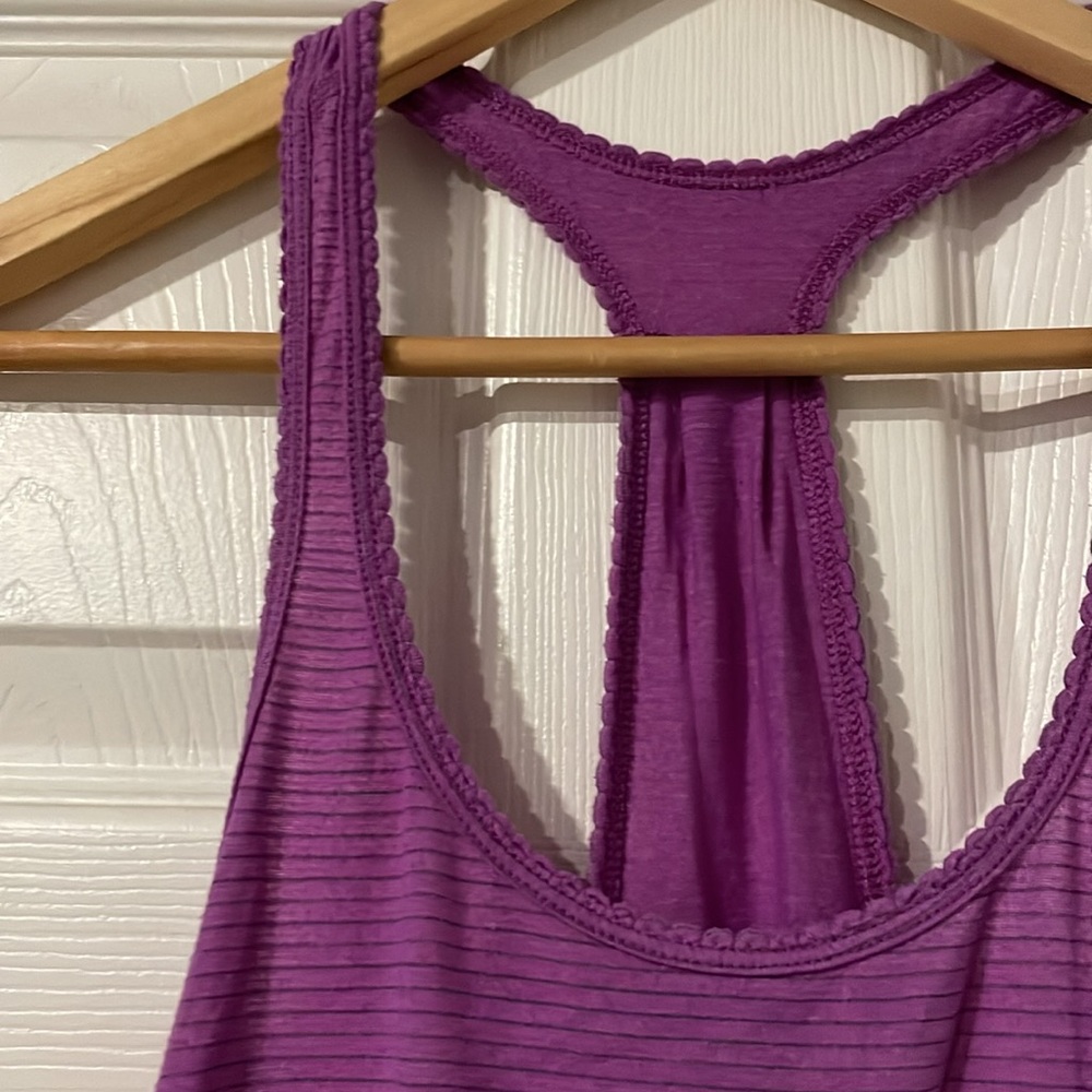 Lululemon racerback loose scalloped edge tank top - Picture 2 of 4